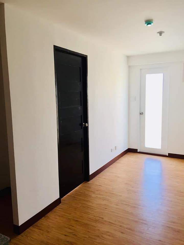 1 BEDROOM CORNER UNIT FOR SALE — 1 Bedroom — Photo 4