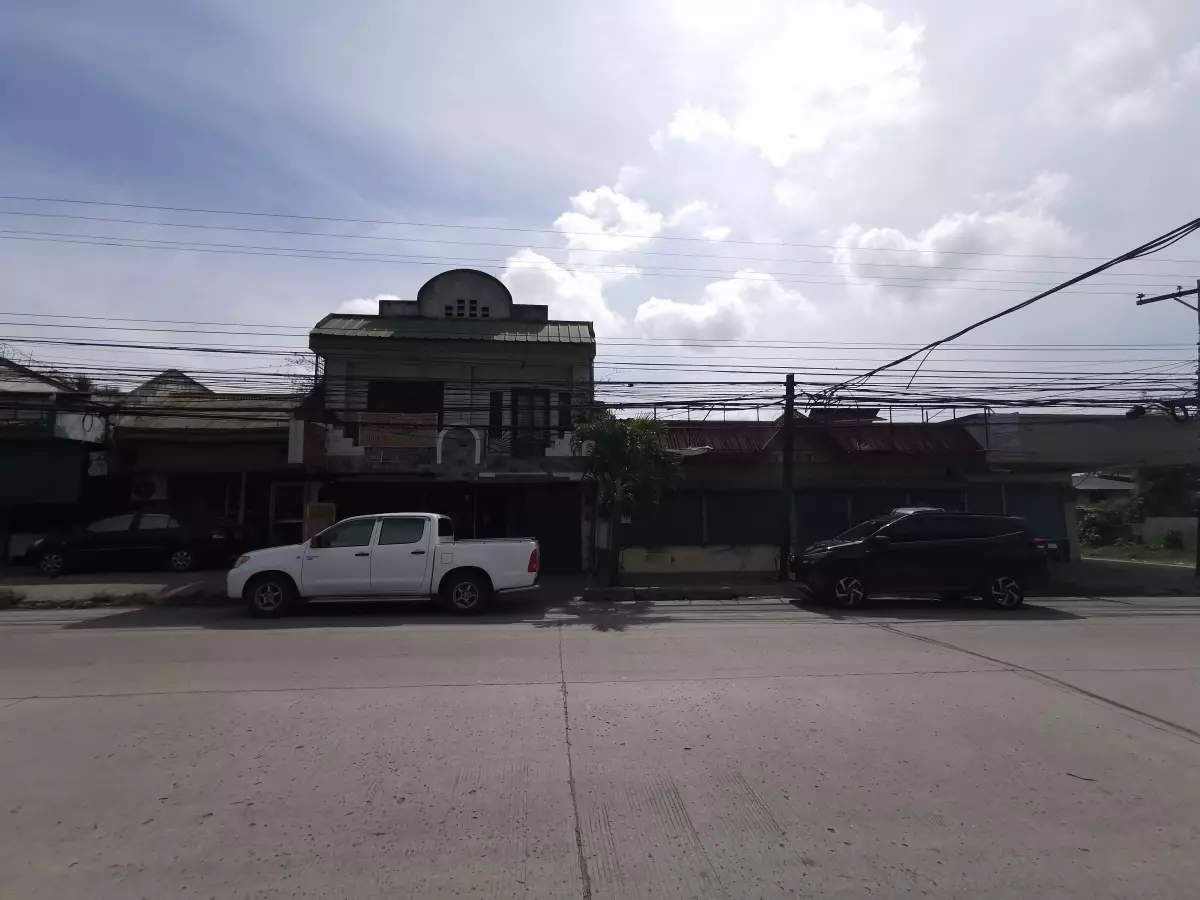 152sqm Two Storey Commercial Residential Building with Salon.  - photo 4