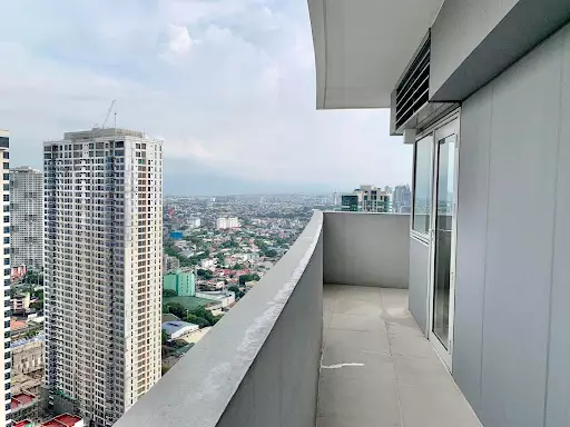 Open photo 29 of 35 — Rush Sale Brand New unit Royalton at Capital Commons