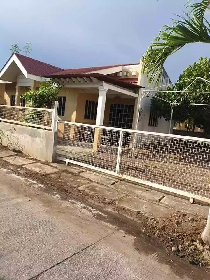 FOR RENT La Cassandra House and Lot with Extra Lot - photo 7