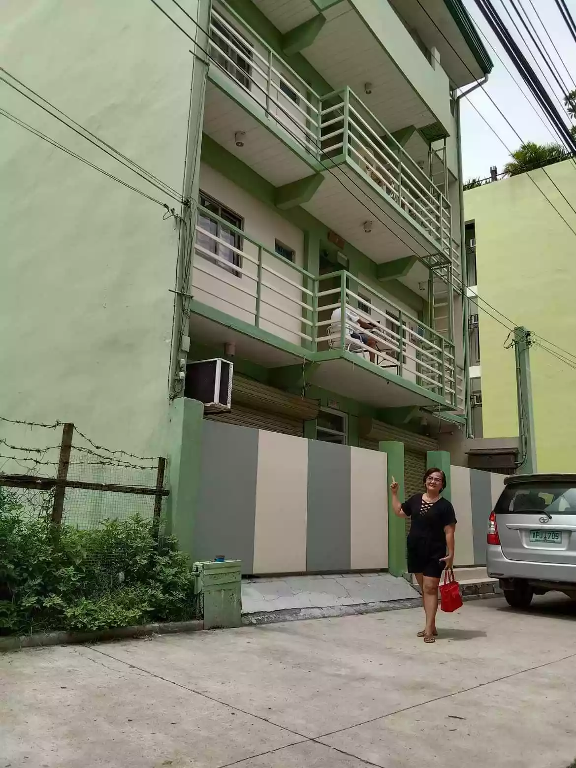 4 STOREY COMMERCIAL BUILDING — Building in Mandaue City, Cebu, Philippines — Photo 3