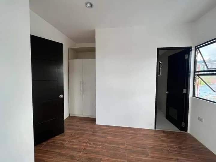 DUPLEX 3 BEDROOM HOUSE FOR ASSUME OR FOR SALE - photo 7