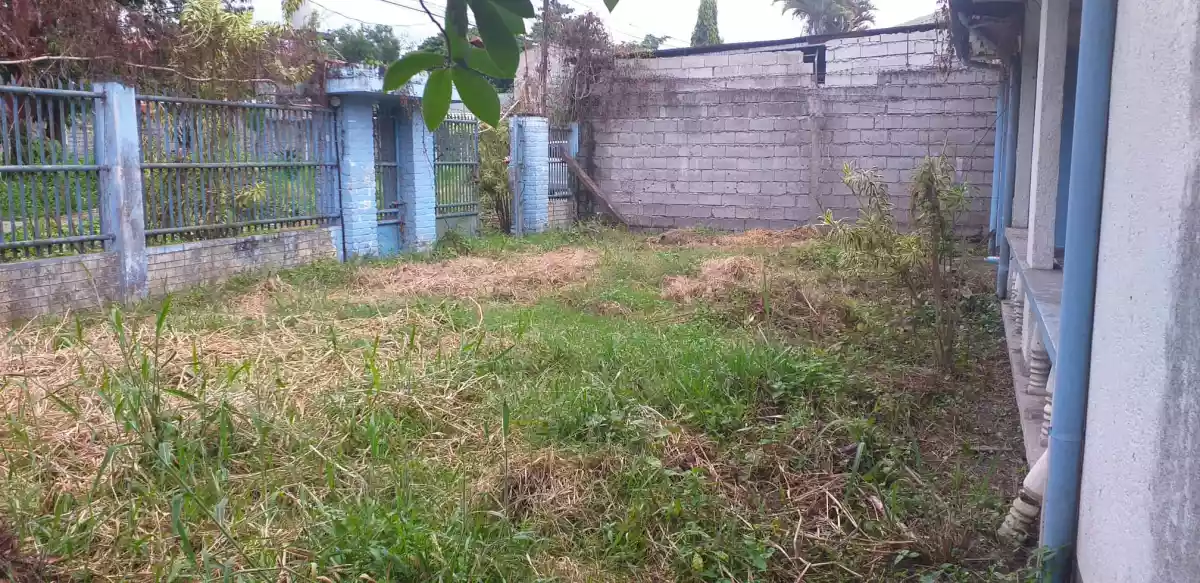 For Sale: 400 Sqm. Residential Lot with Stale House in Royeca Subdivision, GSC — House and Lot in General Santos City, South Cotabato, Philippines — Photo 4