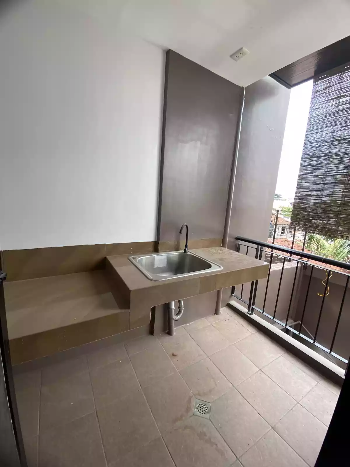 Open photo 11 of 15 — MODERN TOWNHOUSE W/ BASEMENT HUNDRED METERS AWAY TO HIGHWAY