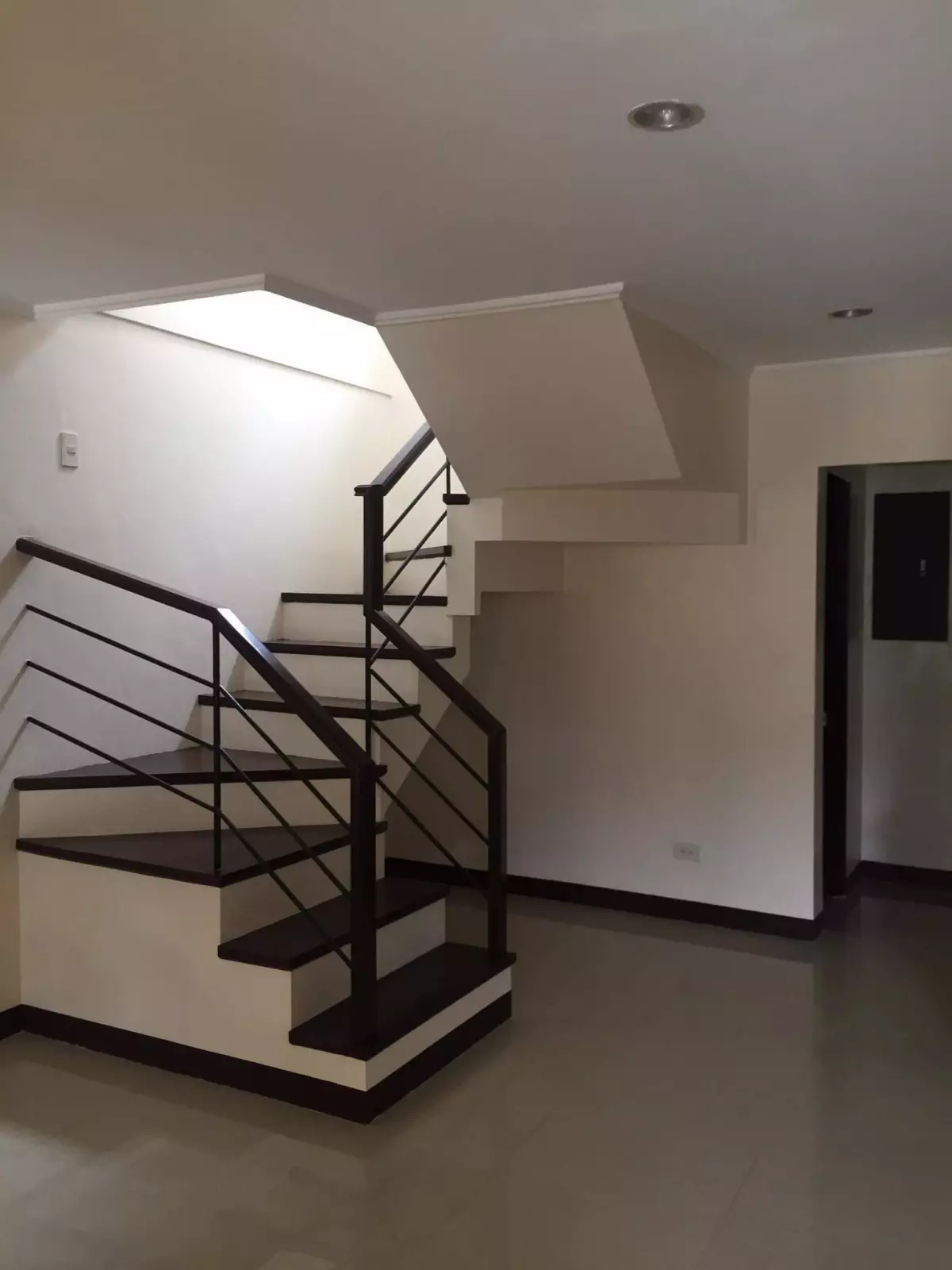 FOR SALE NEWLY RENOVATED 2 STOREY DUPLEX! — House and Lot in Talisay, Cebu, Philippines — Photo 2