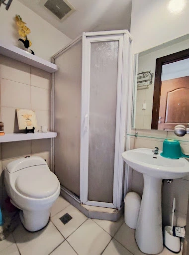 FOR LEASE | SEMI-FURNISHED STUDIO UNIT at Ridgewood — Studio in Carlos P. Garcia Avenue, Taguig, Metro Manila — Photo 5