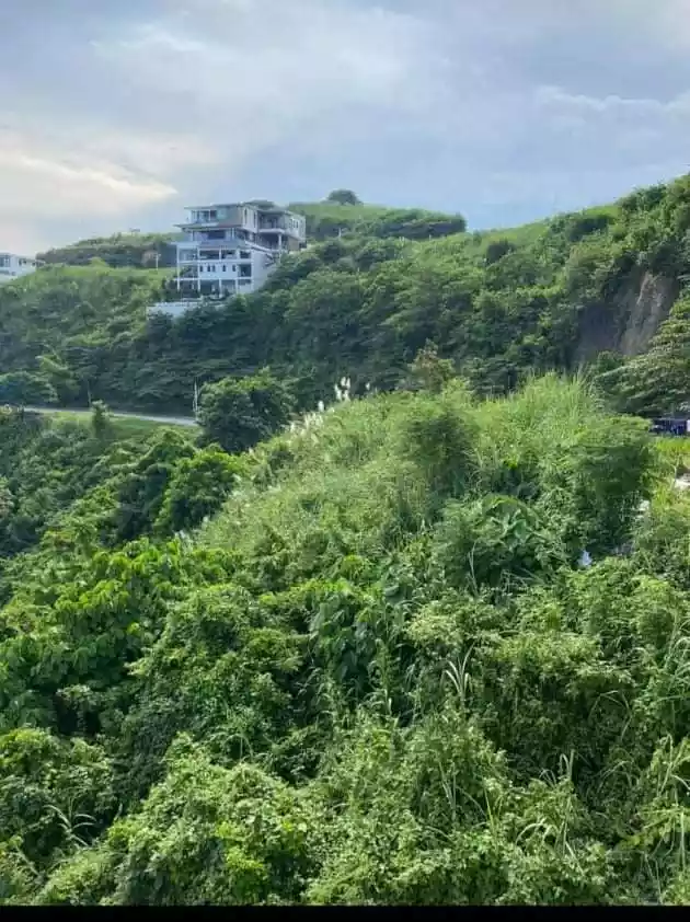 BIG LOT IN MONTERAZZAS GUADALUPE — Residential Lot in Cebu City, Cebu, Philippines — Photo 5