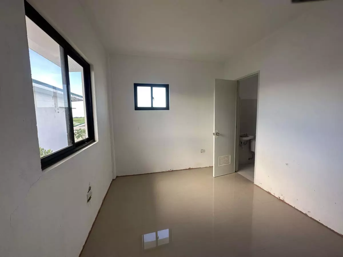 Open photo 11 of 11 — East VIllas House for Rent/Assume