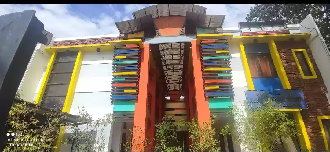 Building with Office Space and Hotel Rooms for SALE 
