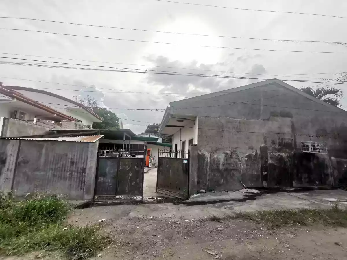 741sqm Commercial /Residential House and Lot with Office - photo 6