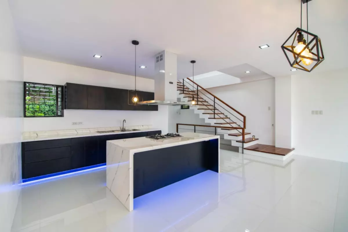 Open photo 14 of 18 — Single Detached Overlooking House in Talisay Cebu