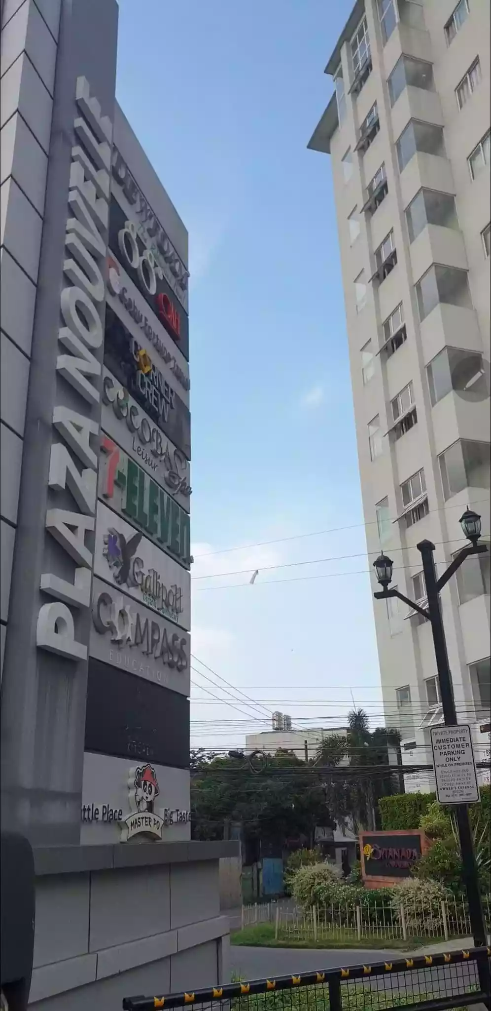 Beautiful 1 Bedroom Condo Unit with Balcony in Spianada, Cebu City — 1 Bedroom in Rahmann Street, Cebu City, Philippines — Photo 3
