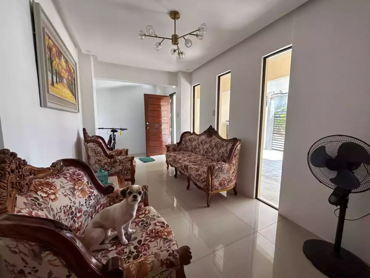 Rush Sacrifice Sale House & Lot — House and Lot in Iloilo City, Iloilo, Philippines — Photo 3
