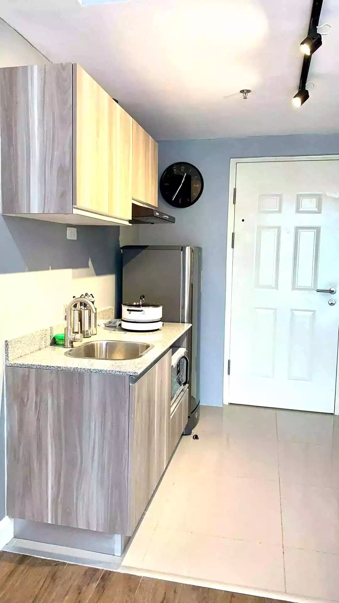 Studio with balcony for rent - photo 5