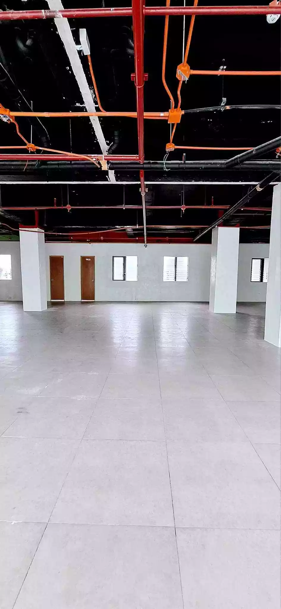 COMMERCIAL SPACE FOR RENT - photo 4