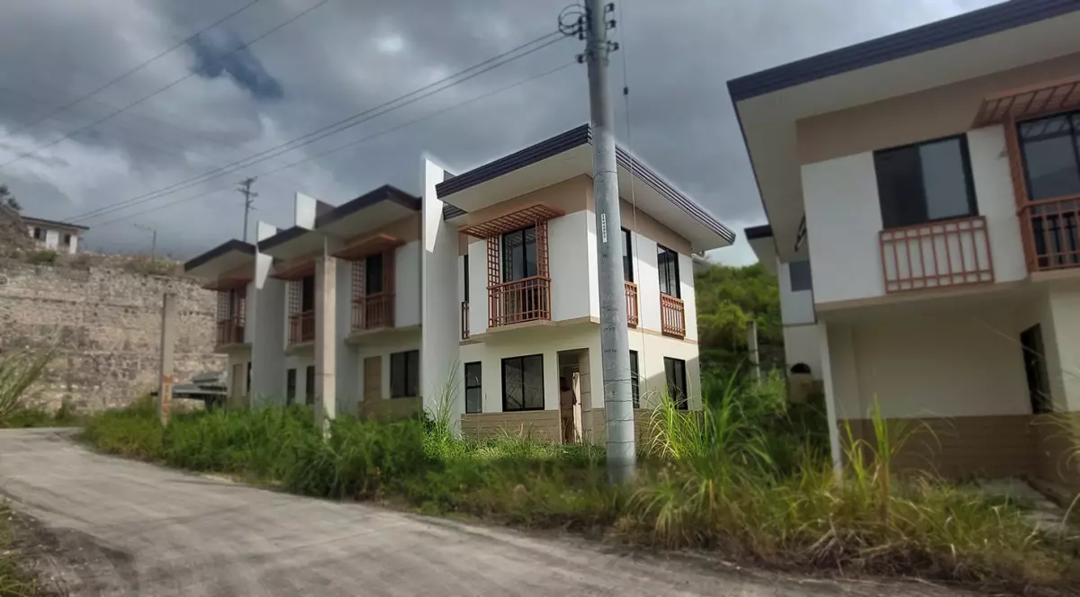 For Assume Townhouse A End Unit in Casa Mira South Phase 3A - photo 4