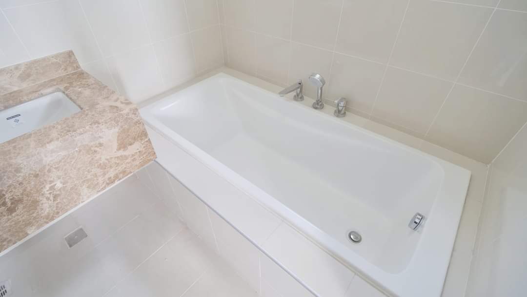 Brandnew 3BR Condo Unit w/ carpark at Marco Polo at 18M!  - photo 4