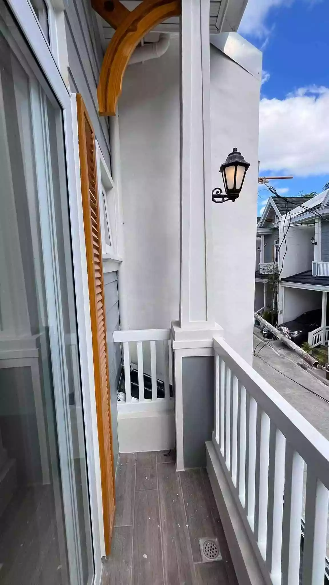 AMERICAN THEMED HOUSE & LOT FOR SALE – ESTELLE WOODS RESIDENCES - SPECIAL CORNER UNIT — House and Lot in Cebu City, Cebu, Philippines — Photo 6