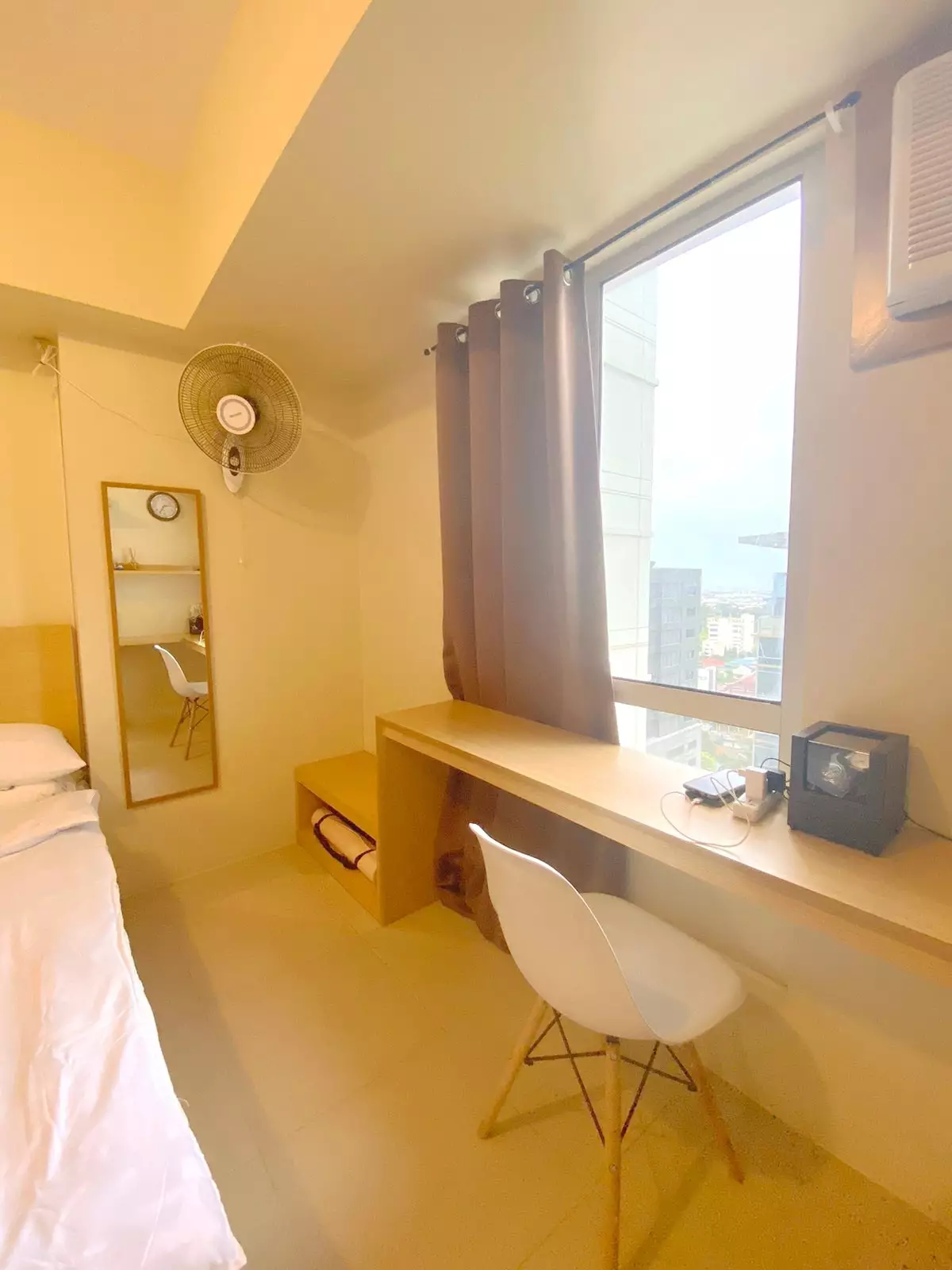 For Sale/Assume Beautiful Fully Furnished Studio Unit (Muji Style Interior) - photo 7