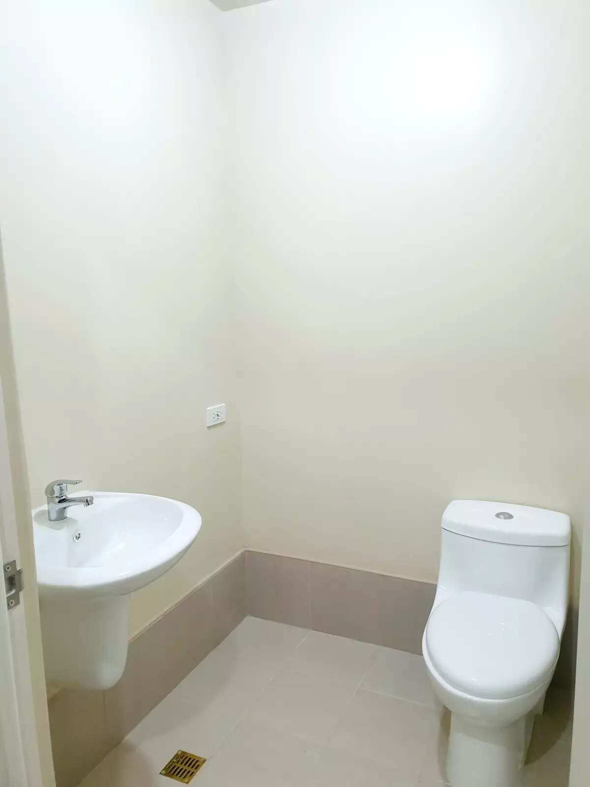 Studio unit for sale/assume at Avida Tower's Riala - photo 5