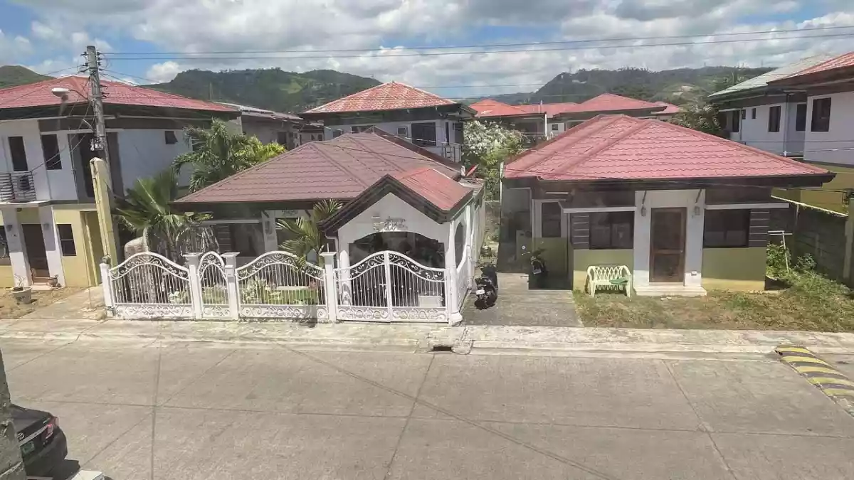 SMART HOUSE FOR SALE — House and Lot in Tungkop Road, Minglanilla, Cebu — Photo 7