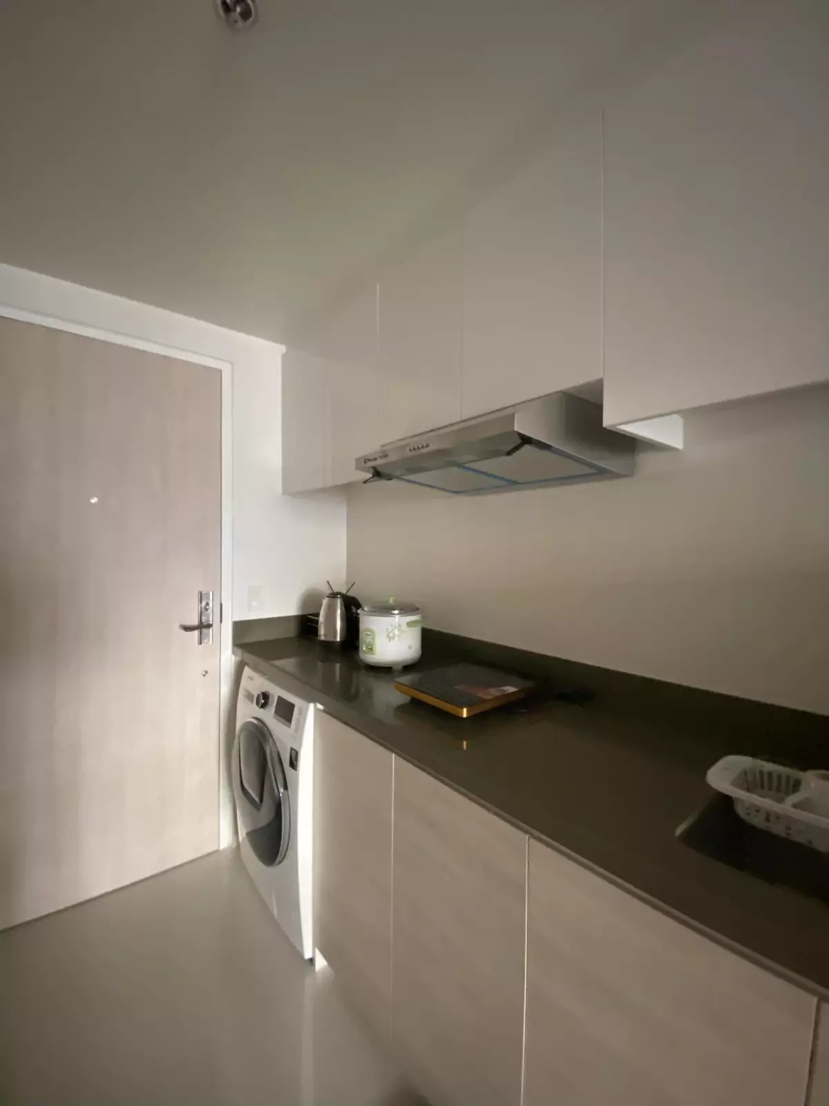 MandaniBaySuites Studio Unit For rent! - photo 2