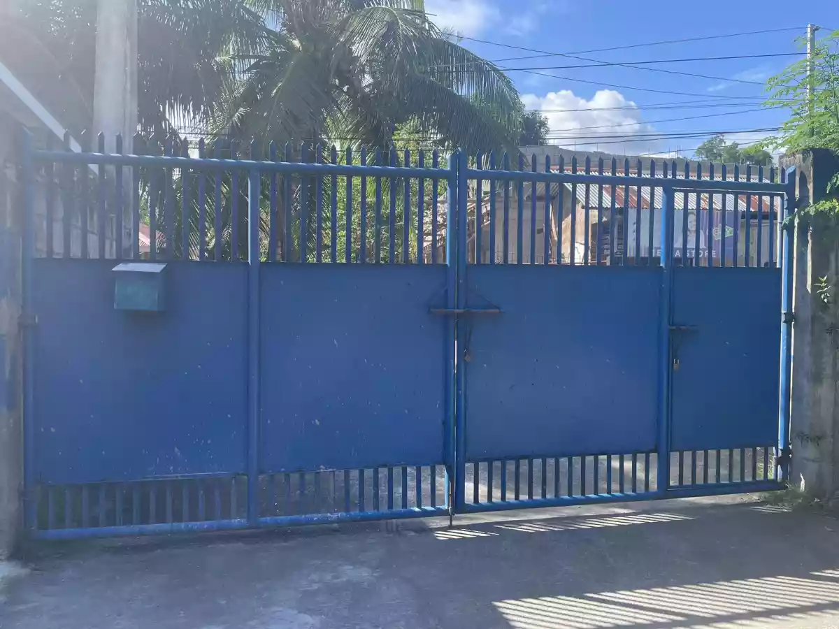 Bungalow House w/ 816 lot Area - photo 4