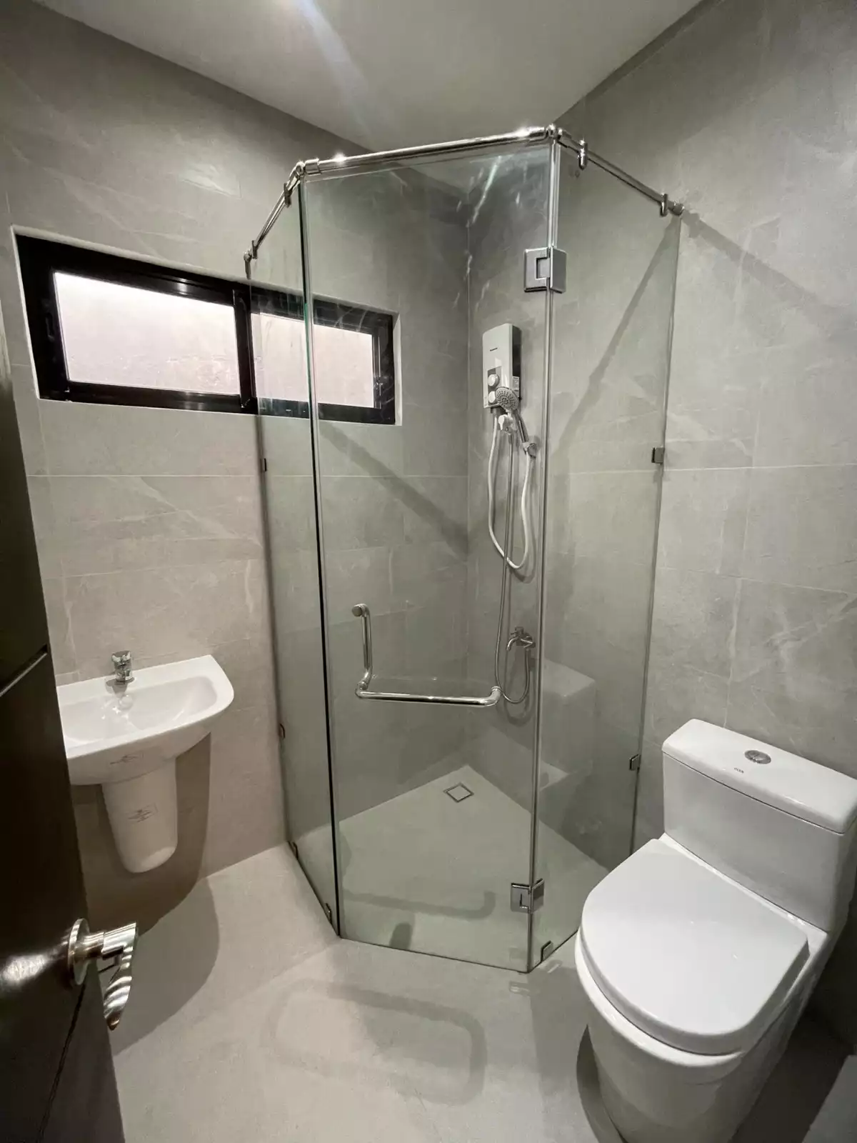 House and Lot for Sale — House and Lot in Upper Bacayan, Cebu City, Cebu — Photo 5