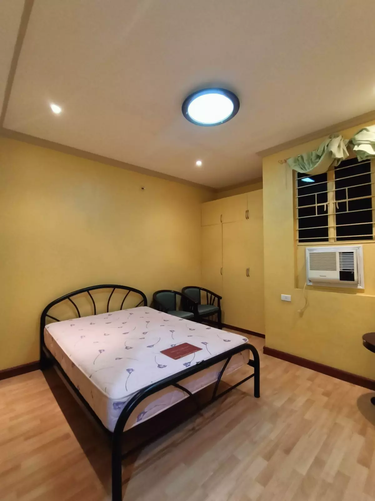 Rush Sale! 2 Bedroom Semi-Furnished Condo Unit in Cebu City! — 2 Bedrooms in Cebu City, Cebu, Philippines — Photo 4