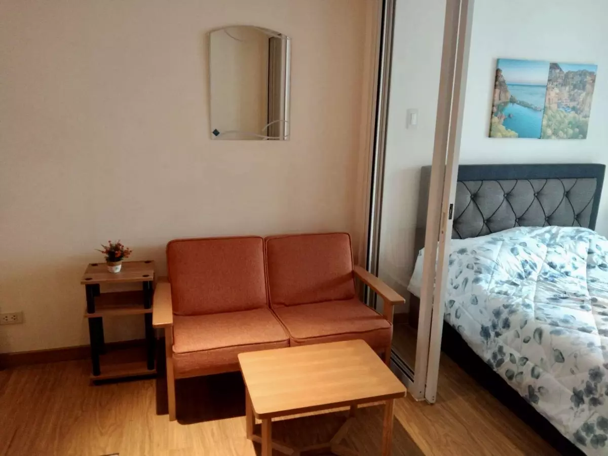 Fully Furnished Studio Unit with Balcony FOR SALE in Azure Urban Resort Residences! — Studio in Parañaque, Metro Manila, Philippines — Photo 4