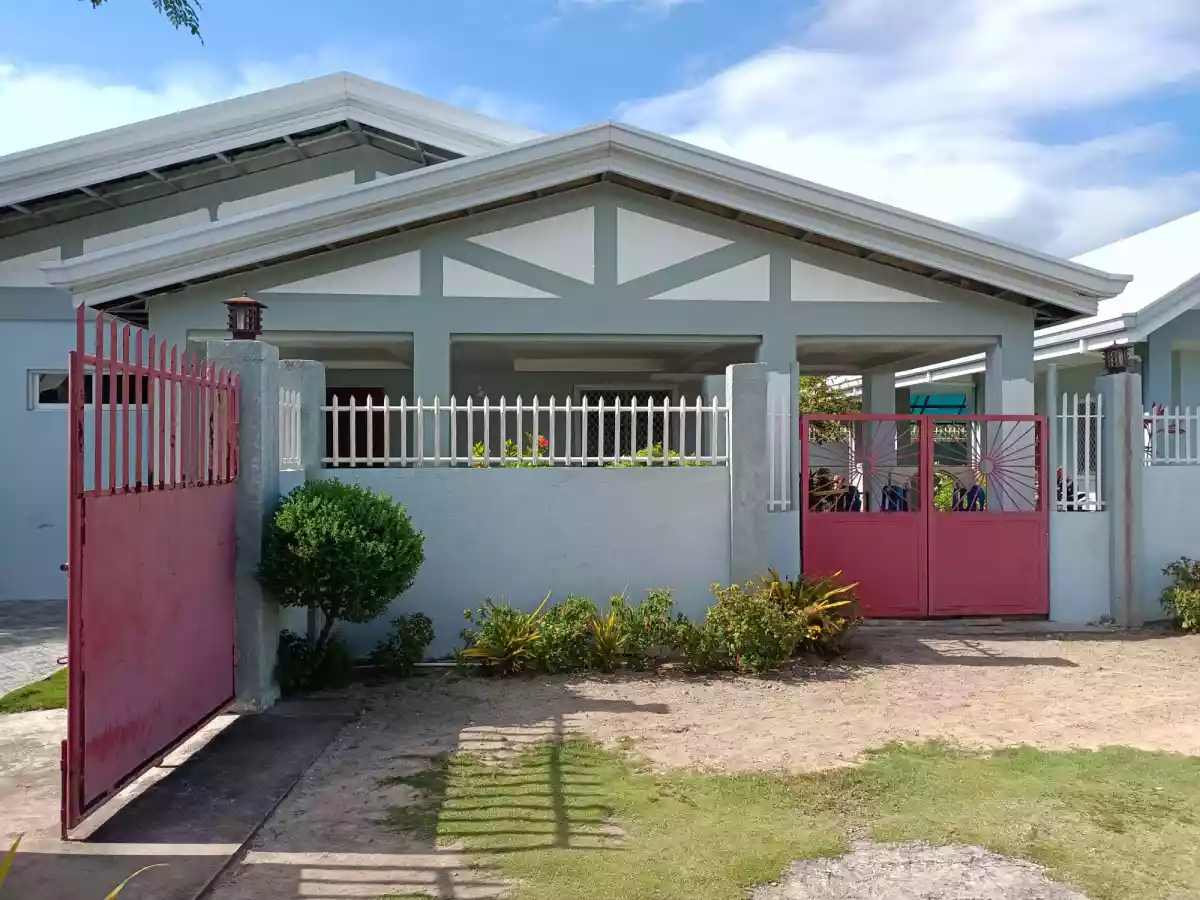 FOR RENT HOUSE AND LOT INSIDE ROSKA SUBD.,  IN STA. FE BANTAYAN ISLAND, CEBU