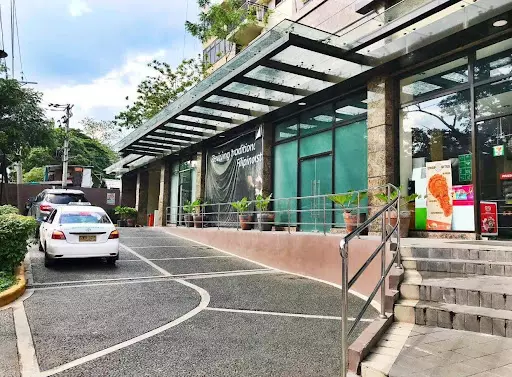 FOR RENT: FULLY-FURNISHED 1BR UNIT WITH BALCONY 