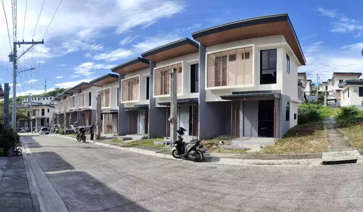 TOWNHOUSE FOR RENT IN AMOA SUBDIVISION IN COMPOSTELA — Townhouse in Compostela, Cebu, Philippines — Photo 3