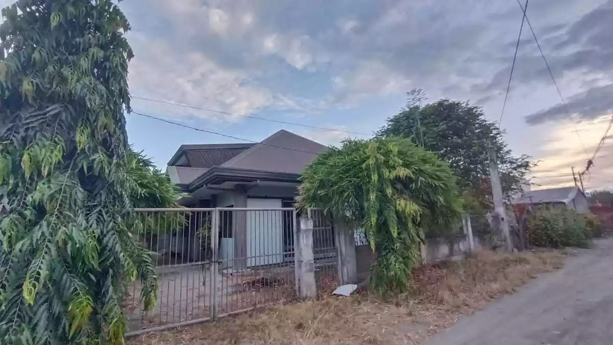 House and Lot 2nd lot from Mabuhay Road, GSC  - photo 5