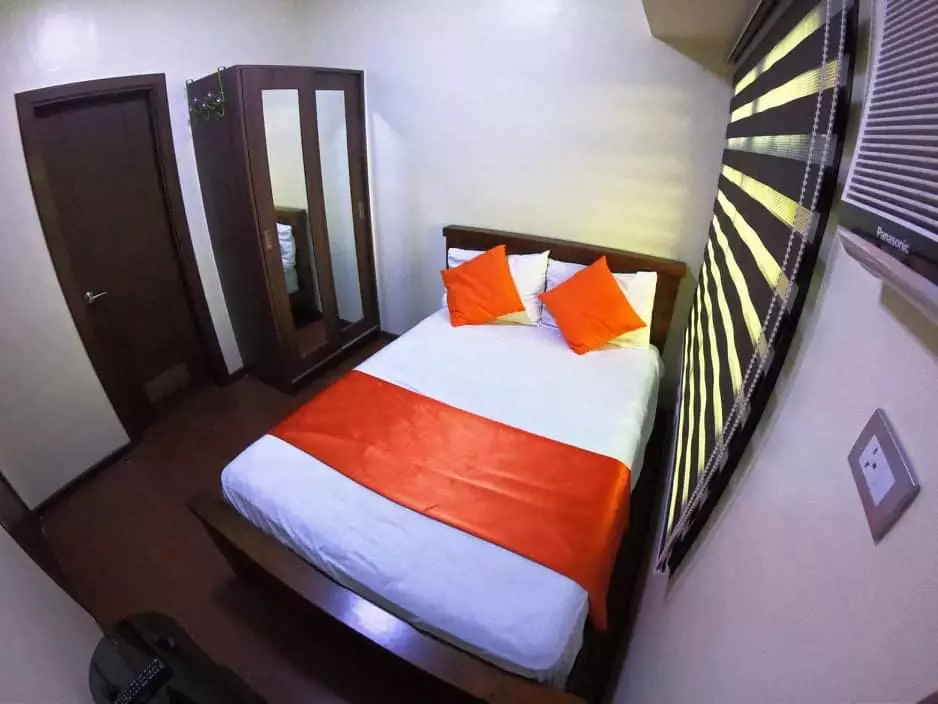 FOR SALE 2BR condo unit in AZALEA PLACE  - photo 2