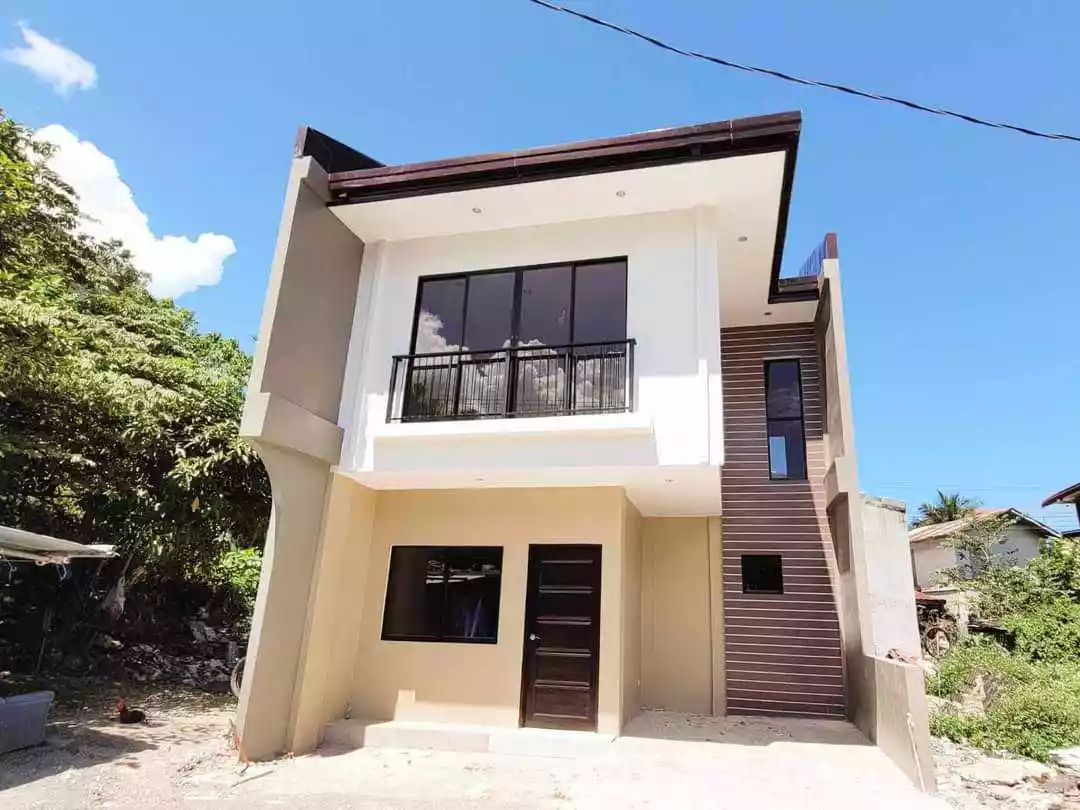 TWO-STOREY HOUSE FOR RENT
