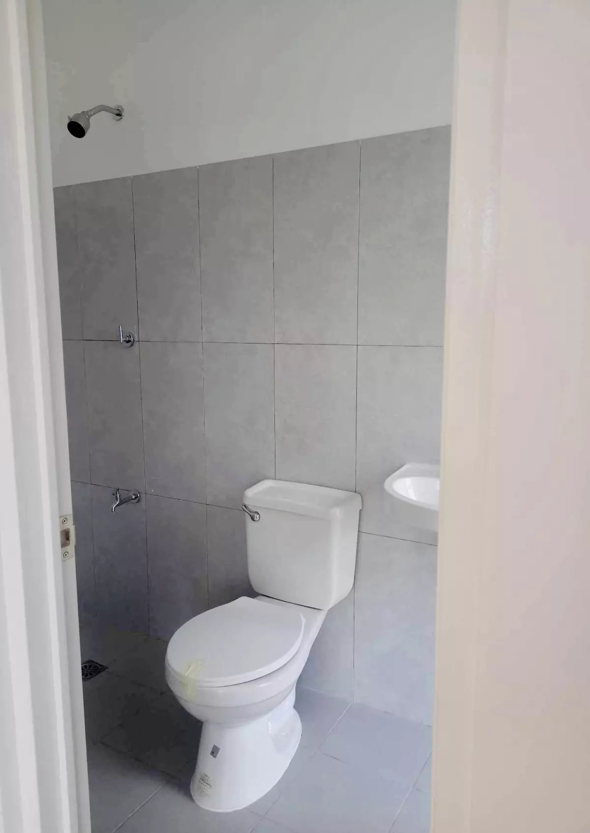 House for Assume in Breeza Scapes — House and Lot in Locata Road, Lapu-Lapu City, Cebu — Photo 6