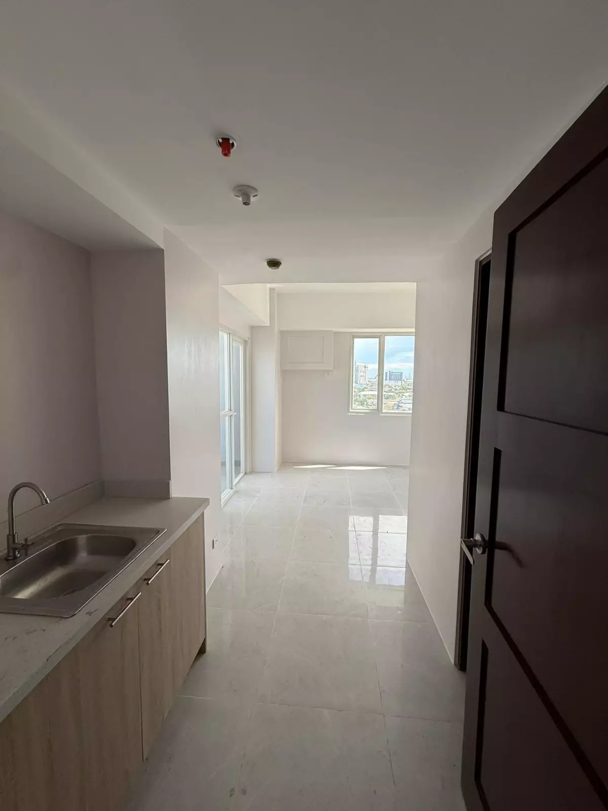 Studio unit for Assume — Studio in Cebu, Philippines — Photo 5