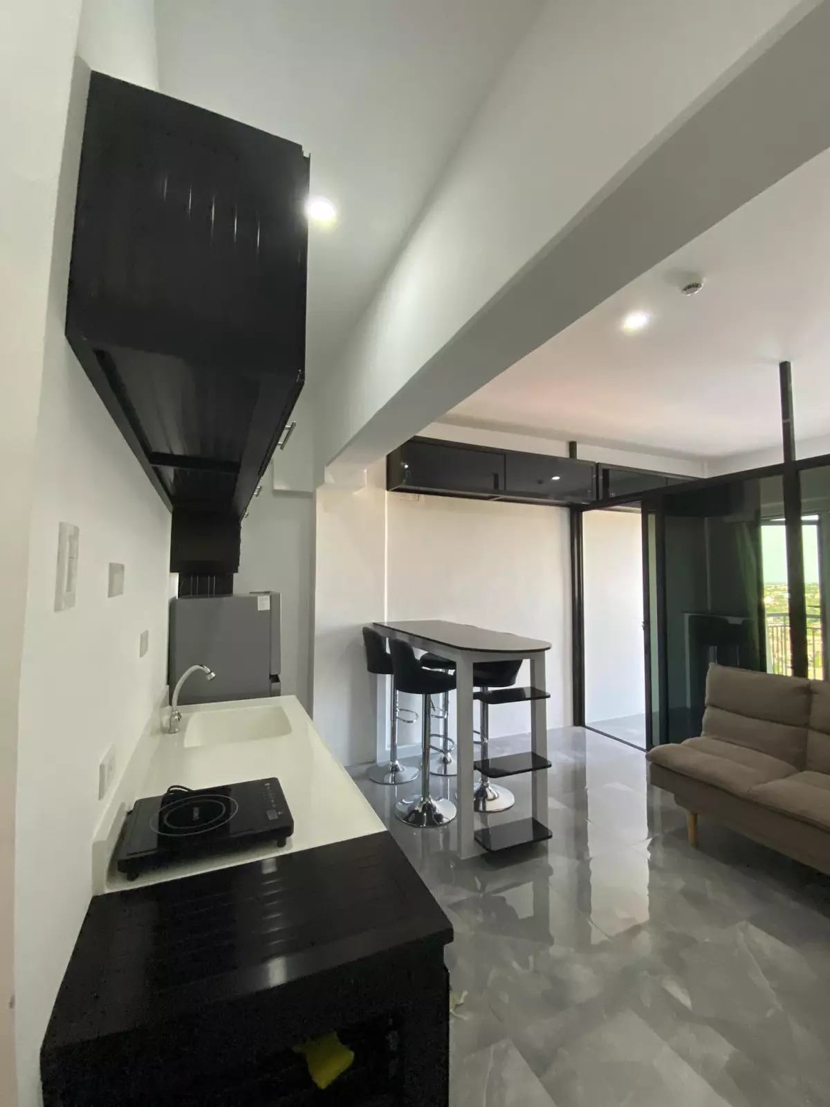 Open photo 13 of 21 — Royal oceancrest 1 bedroom condominium fully funished unit