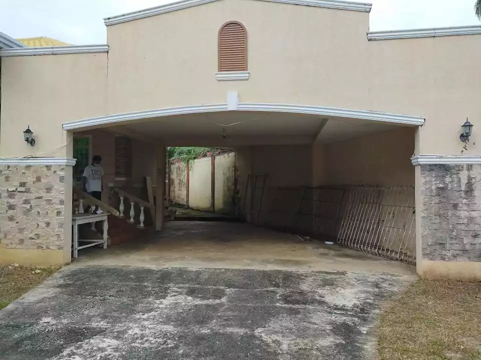 4 bedrooms 4 toilet and bath house for sale in Poblacion Baclayon 100 meters to the beach - photo 7