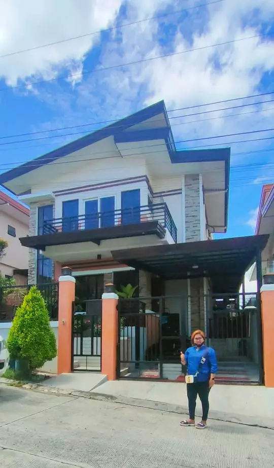 RUSH SALE ILUMINA 2STOREY HOUSE & LOT