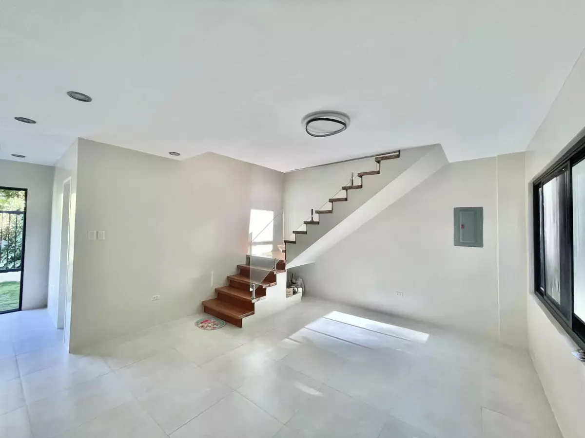 METROPOLIS PHASE 1 HOUSE AND LOT - photo 3