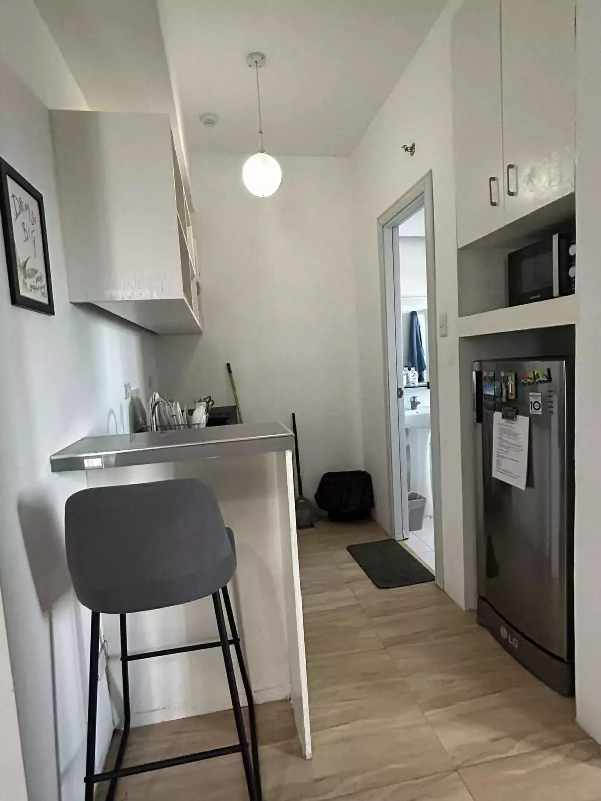 One-Bedroom Condo Unit in Apple One Banawa For Sale - photo 5