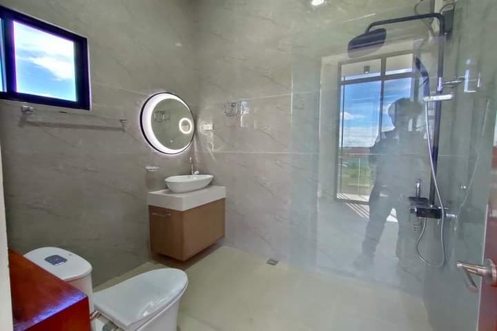 HOUSE AND LOT — House and Lot in Cebu, Philippines — Photo 5