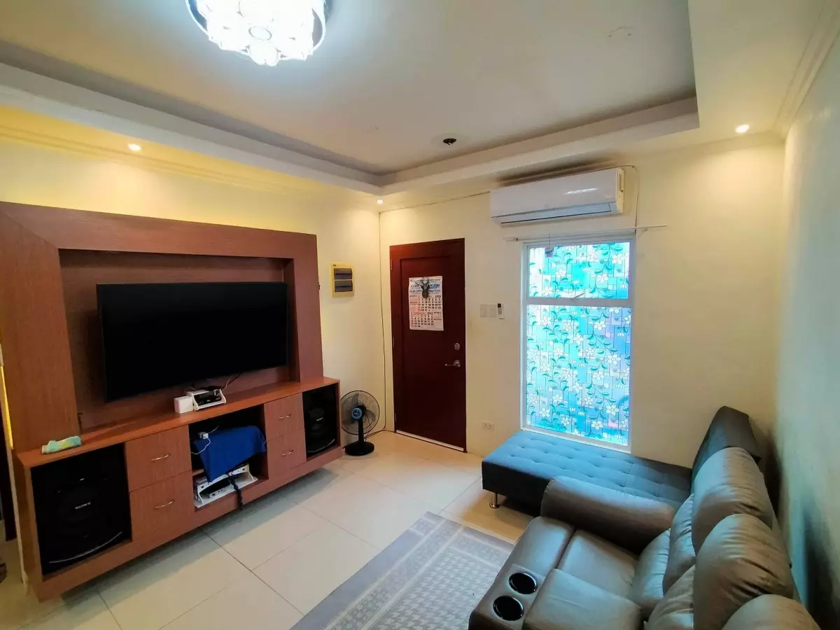 FOR ASSUME/SALE TOWNHOUSE IN VELMIRO HEIGHTS  - photo 3