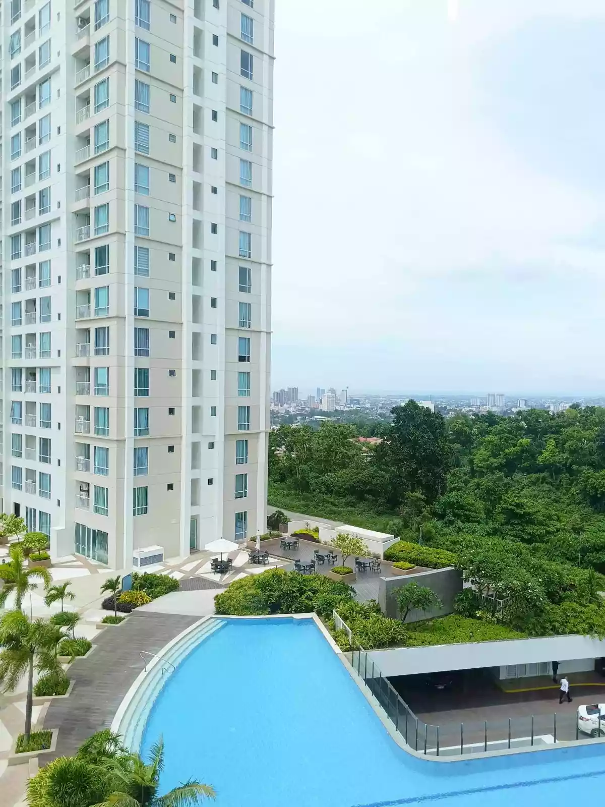 Fully  Furnished One Bedroom Condo in Marco Polo Residences - photo 3