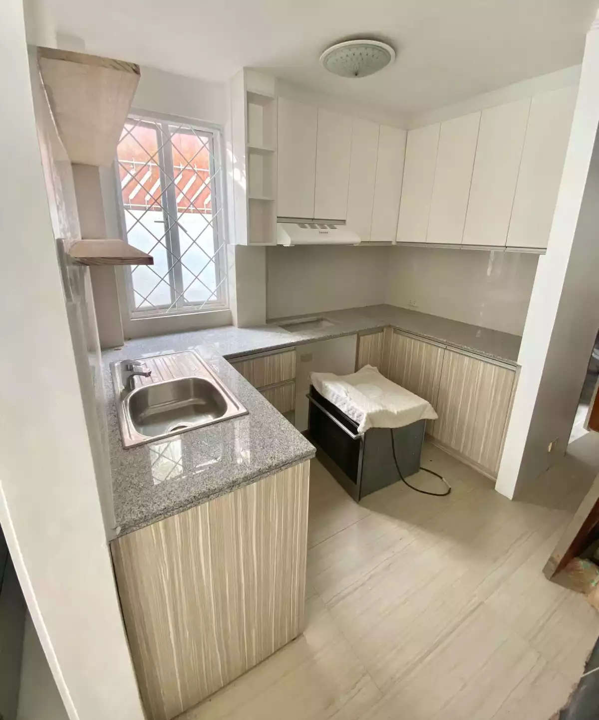 House and Lot for Sale with Pool Greenwoods Subd, Pulang-bato, Cebu City — House and Lot in Cebu City, Cebu, Philippines — Photo 4