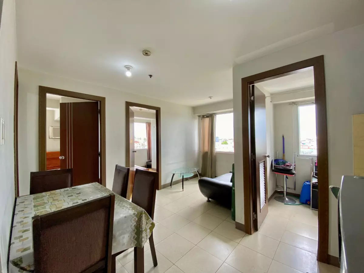 2BR SEMI-FURNISHED UNIT FOR SALE at Ridgewood Towers   - photo 5