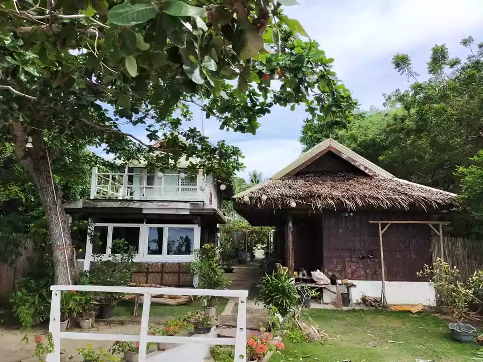 1,126sqm beachfront resort with 4 Buildings in Pangangan Island Calape Bohol  - photo 5