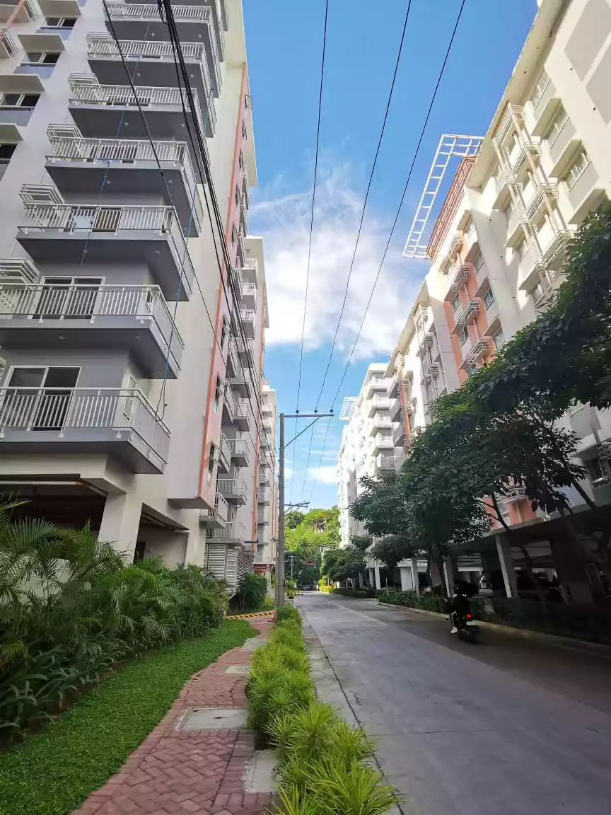 PRIME LOCATION, GREAT AMENITIES MOST AFFORDABLE STUDIO - photo 5